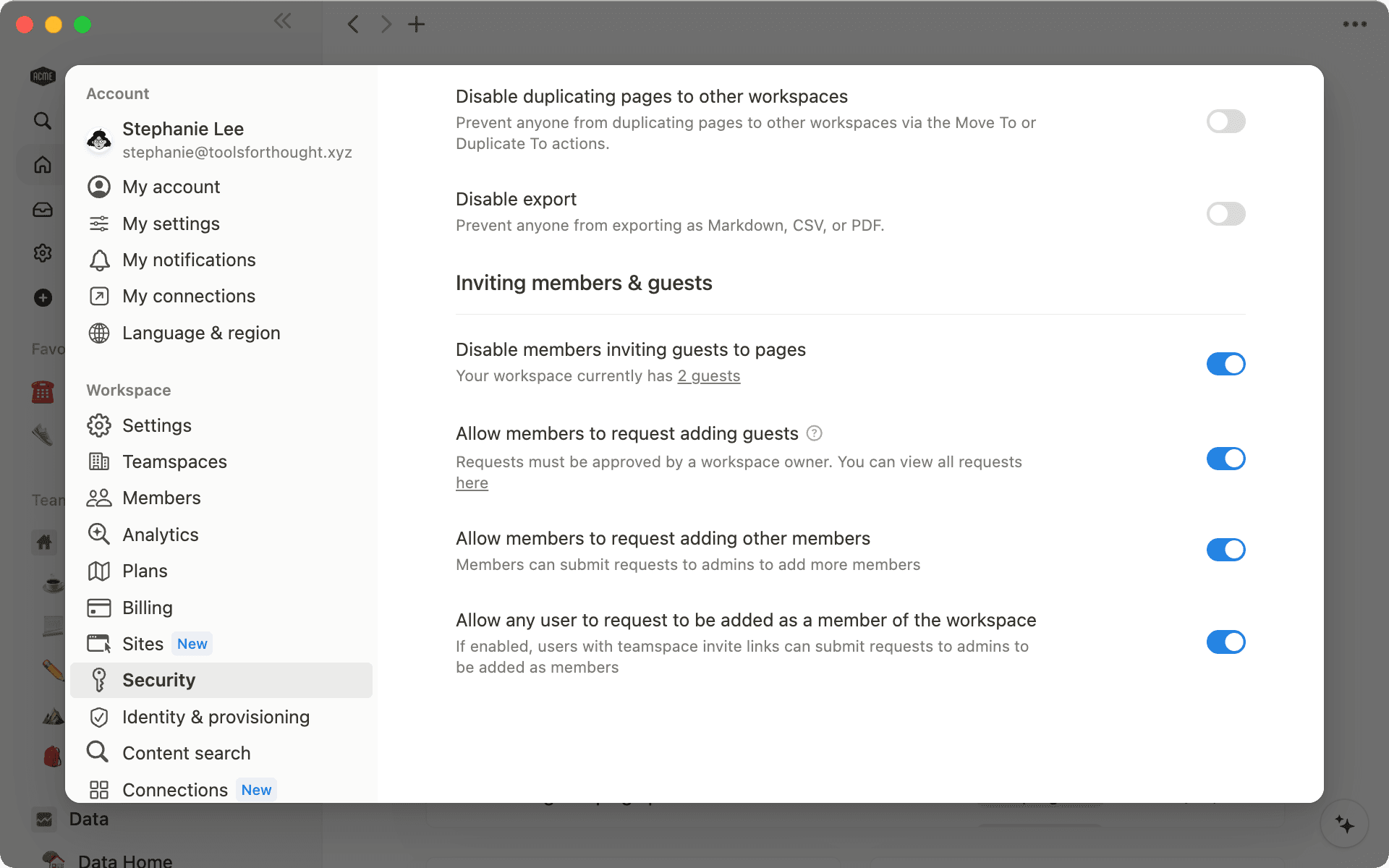 Les propriétaires d’espaces de travail peuvent définir qui peut ajouter des invités, et comment, dans « Sécurité ».